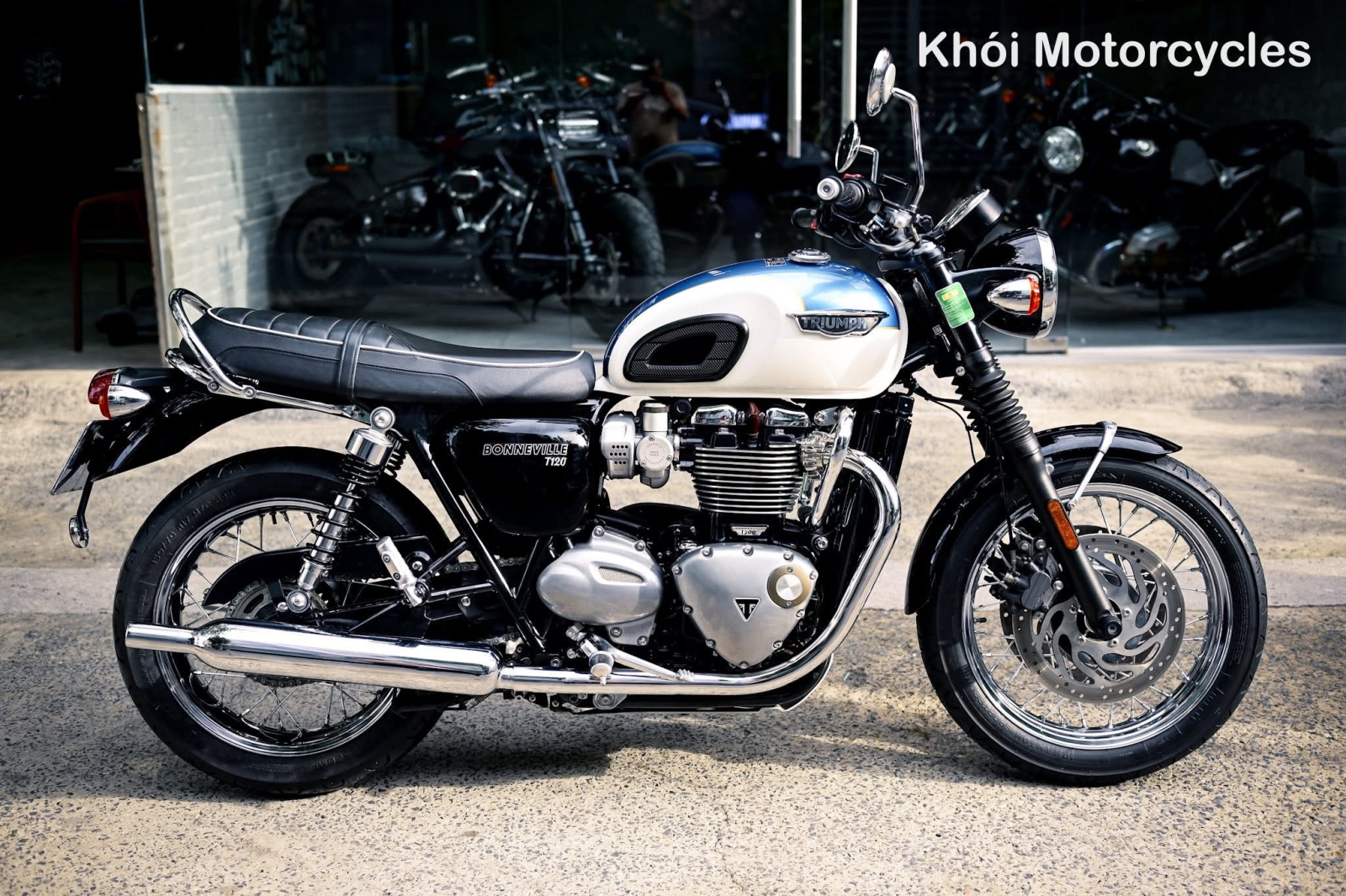 Triumph Bonneville T120 2020 đklđ 2021 màu Aegean Blue/Fusion White odo 3k km